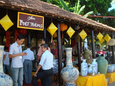 Làng nghề gốm Bát Tràng đã trở thành điểm diu lịch hấp dẫn của Hà Nội