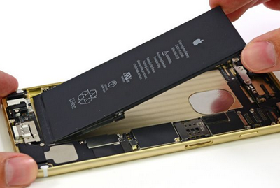 Người dùng Việt Nam được thay pin với giá 730.000 đồng.