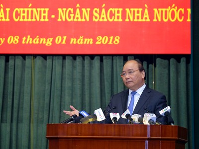 Thủ tướng yêu cầu chặt đứt nhóm lợi ích thao túng, hưởng lợi trên tài sản công. - Ảnh: VGP/Quang Hiếu