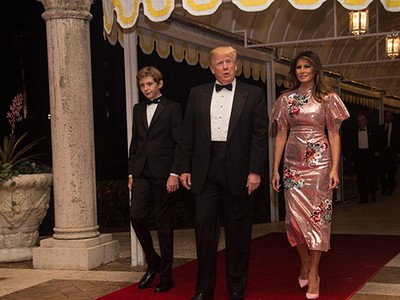 Gia đình Tổng thống Trump tại một bữa tiệc ở Mar-a-Lago. Ảnh: AFP