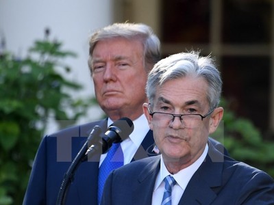  Ông Jerome Powell (phải) phát biểu tại Washington DC., ngày 2/11/2017. (Nguồn: THX/TTXVN)