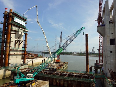 Cống kiểm soát triều Mương Chuối lớn nhất trong 6 cống thuộc dự án chống ngập 10.000 tỷ đồng của TP HCM. Ảnh: Hữu Công.