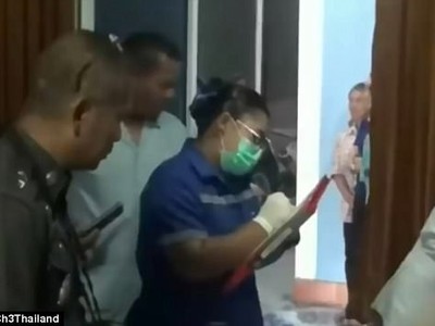 Phía cảnh sát và cứu hộ đang xem xét tình hình hiện trường vụ tự sát. (Ảnh: Asiawire)