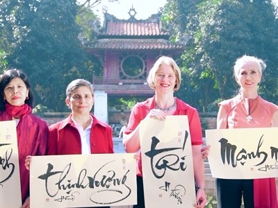 4 nữ đại sứ tại Việt Nam cùng chúc mừng năm mới Mậu Tuất