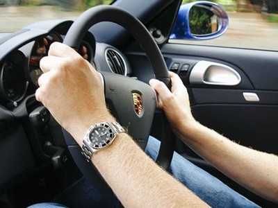 Những sự cố sự cố dở khóc dở cười khi lái xe về quê ăn Tết