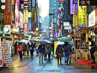 Khởi nghiệp đổi mới sáng tạo và việc tạo thêm nhiều việc làm ở lĩnh vực này được kỳ vọng sẽ giúp Hàn Quốc thổi luồng gió mới cho nền kinh tế đang bị đánh giá là già cỗi cũng như giảm sự phụ thuộc vào các tập đoàn kinh tế gia đình trị. Ảnh: Internet. 