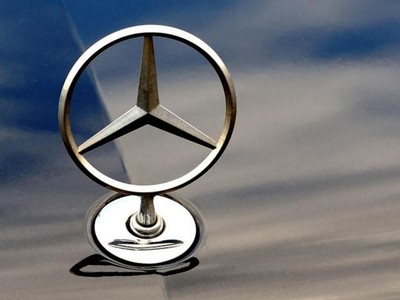 Tập đoàn Daimler sở hữu thương hiệu hạng sang Mercedes-Benz.