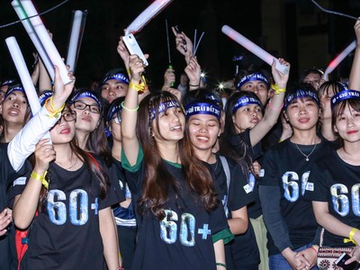 Khẩu hiệu cho Chiến dịch Giờ Trái đất tại Việt Nam năm 2018 là “Hôm nay tôi sống xanh hơn” (“Go more green”).