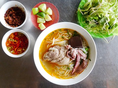 9 món ăn nhất định phải thử khi đến đất cố đô