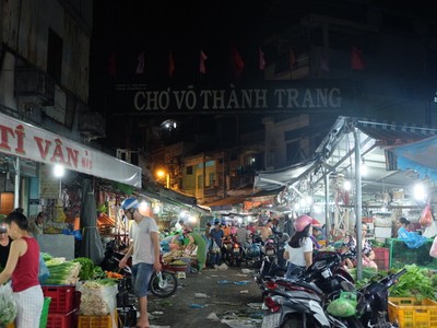 Ngôi chợ Sài Gòn tồn tại hơn nửa thế kỷ, bán cả ngày lẫn đêm