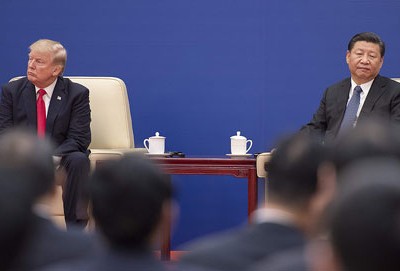 Tổng thống Mỹ Donald Trump (trái) và Chủ tịch Trung Quốc Tập Cận Bình trong cuộc gặp năm 2017. Ảnh: AFP.