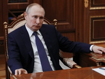 Tổng thống Nga Putin trong cuộc họp tại Moscow ngày 9/4. Ảnh: AFP.