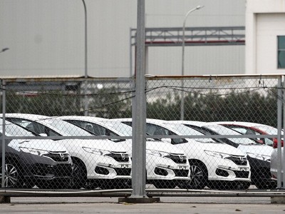 Lô xe đầu tiên và duy nhất thông quan vào Việt Nam từ đầu năm đến nay là của Honda với 950 chiếc tại cảng Hải Phòng và 1.054 chiếc tại cảng Hiệp Phước (trong đó có 577 chiếc CR-V, 320 chiếc Civic, 112 chiếc Jazz và 45 chiếc Accord).