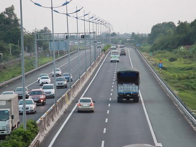 Những hiểm nguy trên cao tốc TP HCM - Trung Lương
