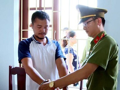 Nguyễn Duy Sơn bị cơ quan công an bắt giữ.