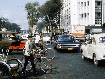 Ảnh hiếm của đạo diễn Mỹ về giao thông Sài Gòn năm 1965