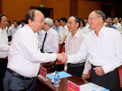 Thủ tướng tiếp xúc cử tri Hải Phòng sáng 13/5. Ảnh: VGP