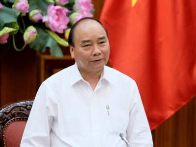 Thủ tướng Nguyễn Xuân Phúc chủ trì cuộc họp về xây dựng Chính phủ điện tử. Ảnh: VGP/Xuân Hoa.