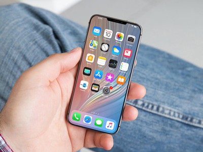 iPhone SE 2 được nhiều người dùng chờ đợi bởi thiết kế gọn nhẹ nhưng màn hình lớn nhờ thiết kế tràn viền.