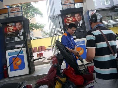 Cử tri bức xúc cho rằng, thời gian qua, giá xăng có số lần tăng nhiều hơn rất nhiều số lần giảm.