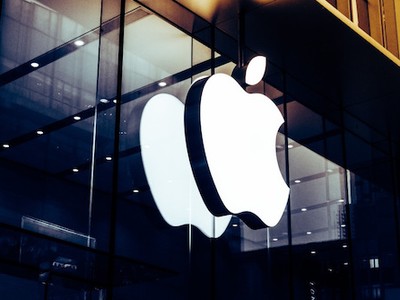 Vụ kiện bản quyền giữa Apple và Samsung kéo dài từ 2011.