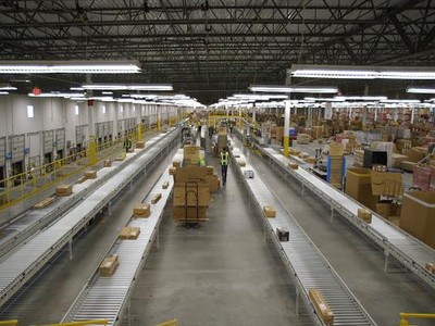 Amazon đề nghị trả cho mỗi nhân viên 5.000 USD nếu họ muốn nghỉ việc. (Nguồn: CNBC)