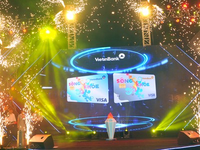 VietinBank ra mắt thẻ ghi nợ quốc tế Visa Debit Sống khỏe tại sân khấu đêm nhạc "Sống khỏe để yêu thương".