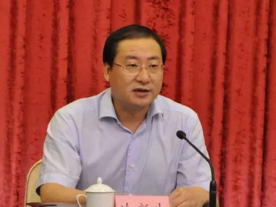 Lãnh Tân Sinh khi còn đương chức.