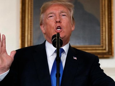 Tổng thống Trump tuyên bố áp thuế với 50 tỷ USD hàng nhập khẩu từ Trung Quốc. Ảnh: AP.