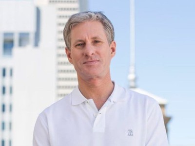 Chris Larsen, cha đẻ đồng Ripple là người giàu nhất thế giới nhờ tiền số.