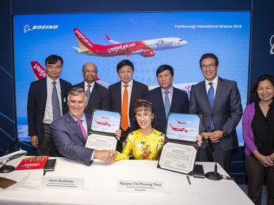 Lễ ký kết diễn ra  tại Triển lãm Hàng không thế giới Farnborough 2018.