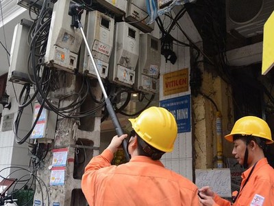 Hà Nội bắt tay vào việc xử lý hàng loạt cơ sở cho thuê phòng trọ tăng giá điện vô tội vạ với người thuê trọ (Ảnh minh họa).