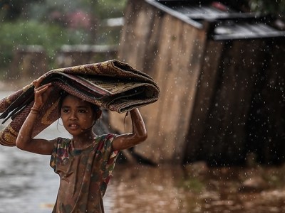 Người dân Lào chịu ảnh hưởng trong vụ vỡ đập ở Attaupue. Ảnh: Thành Nguyễn.