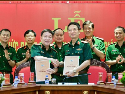 Lễ bàn giao chức danh Chủ tịch kiêm Tổng giám đốc Tập đoàn Viettel.