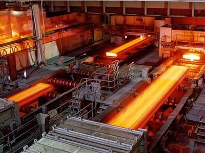 Dây chuyền sản xuất thép tại một nhà máy tại TP HCM.