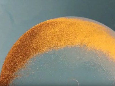 Số vàng mà cặp đôi này khai thác được trong một buổi chiều tại bãi biển. (Nguồn: Boing Boing).