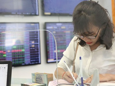 Thấy gì từ việc lãnh đạo doanh nghiệp mua ròng cổ phiếu?