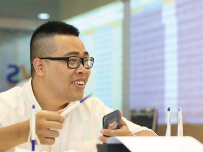 Nhà đầu tư dồn dập đón tiền về tài khoản