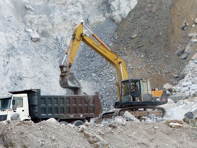 Cơ hội với cổ phiếu ngành khai thác đá