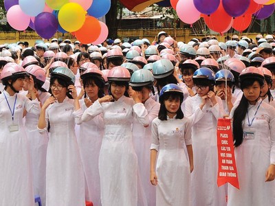 Những cách bán hàng "mới lạ" mùa tựu trường