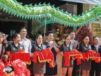 Khai trương siêu thị Lộc Phúc.