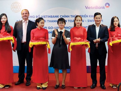 Lễ ra mắt dự án “Sáng kiến đổi mới thanh toán toàn cầu - SWIFT GPI”.