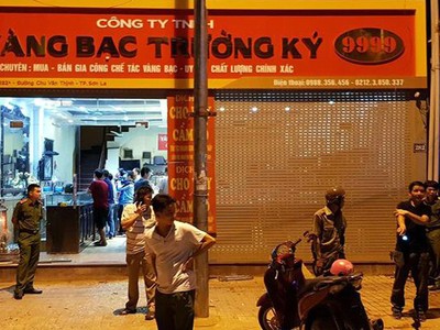 Cảnh sát phong tỏa hiện trường vụ việc. (Ảnh: CTV)