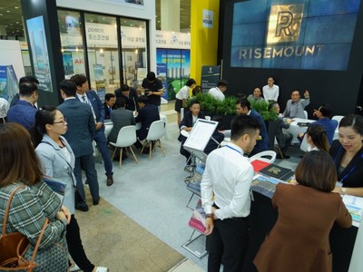 Gian hàng giới thiệu sản phẩm chuỗi thương hiệu Risemount của Vicoland Group tại Realty Expo Korea 2018 nhận được nhiều sự chú ý của khách hàng và giới đầu tư.