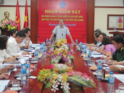 Quang cảnh buổi làm việc của Đoàn giám sát Hội dồng Quản lý Bảo hiểm Xã hội Việt Nam với tỉnh Bắc Giang.