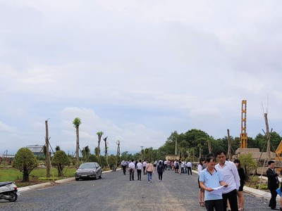 Phân khúc đất nền, nhà phố nhỏ tại TP.HCM đang rất sôi động.