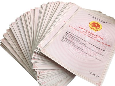 Thiếu chứng nhận quyền sở hữu nhà, ảnh hưởng lớn tới quyền lợi của người dân.