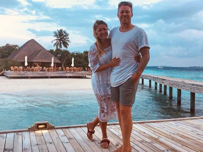 Cặp đôi đến từ London đã quyết định mua một khách sạn họ ở trong kỳ trăng mật vào lúc say rượu. (Nguồn: FN).