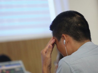 Vì sao kênh đầu tư chứng khoán trở nên nhạy cảm trên phạm vi toàn cầu?