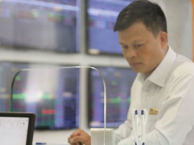 Theo các ngân hàng, việc giao dịch Hợp đồng tương lai TPCP qua công ty chứng khoán dễ phát sinh rủi ro.